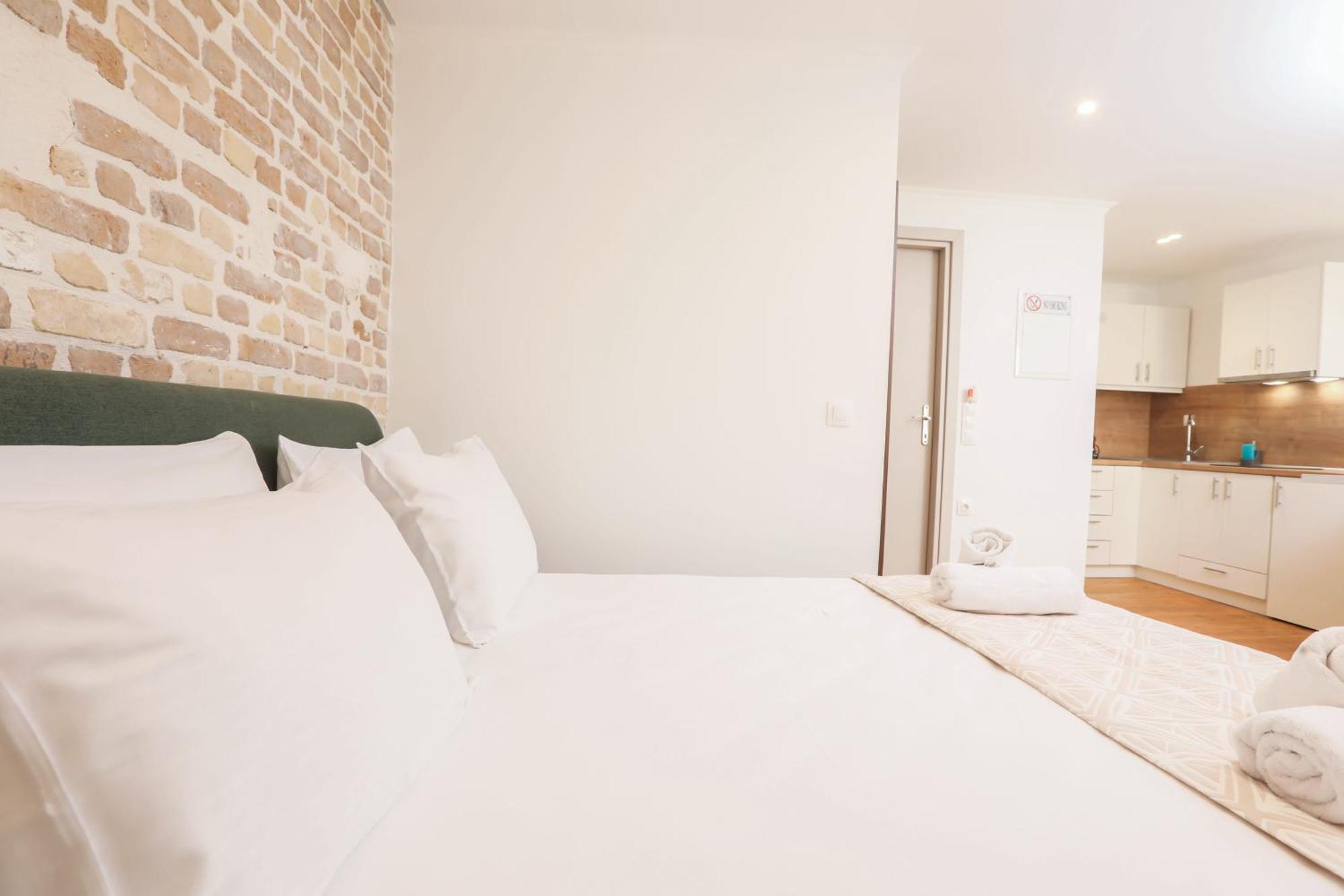 Apartment Solonos Homes
